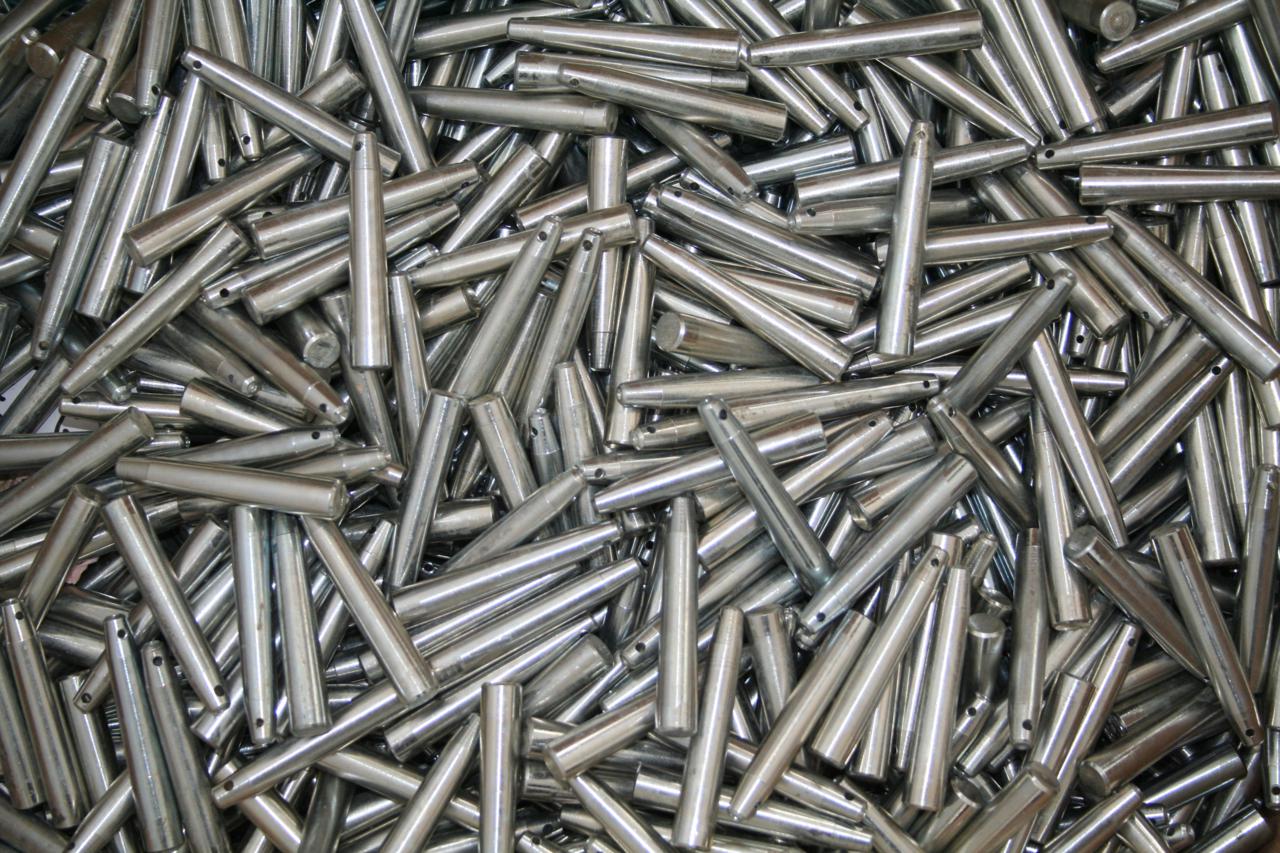 Aluminium pins for 70mm trussing, designed for secure connections in professional event and structural rigging applications.